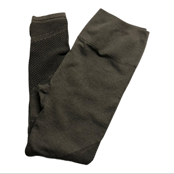 Fabletics Gray Leggings Size Small - Picture 1 of 6